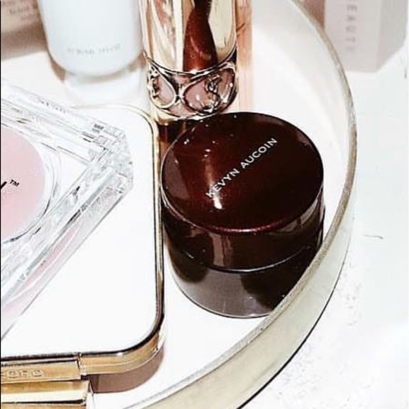 Kevyn Aucoin Other - Kevyn Aucoin Concealer in Sx05✨ used 1x